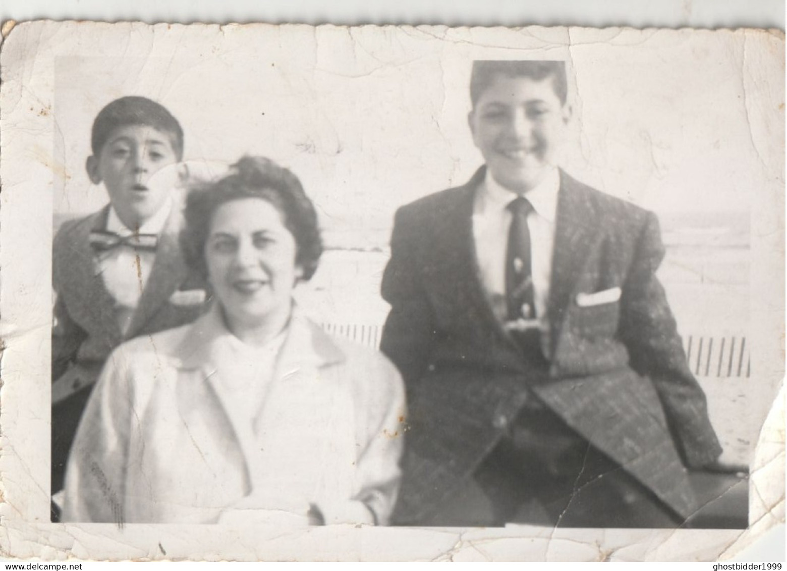 JEWISH JUDAICA TURQUIE  FAMILY ARCHIVE SNAPSHOT PHOTO FEMME BOY  8.7X13 Cm. - Anonyme Personen