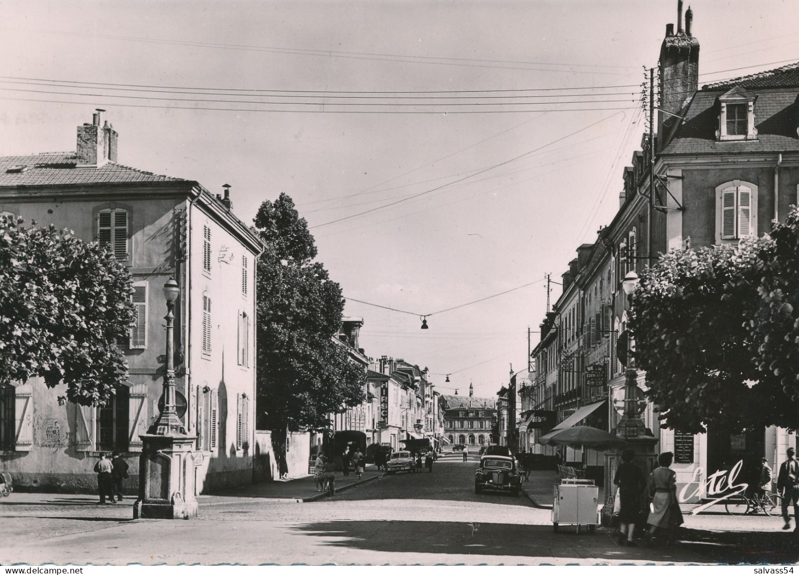 54) Lunéville : Rue Carnot Et Au Fond La Gare - Luneville