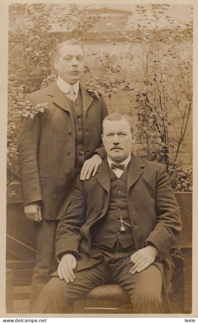 G66. Vintage Postcard. Two Unidentified Gentlemen. - Other & Unclassified