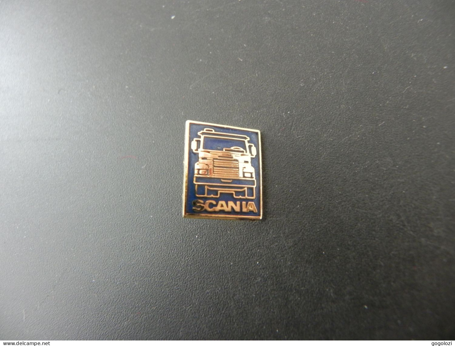 Old Pin Sweden Scania - Unclassified