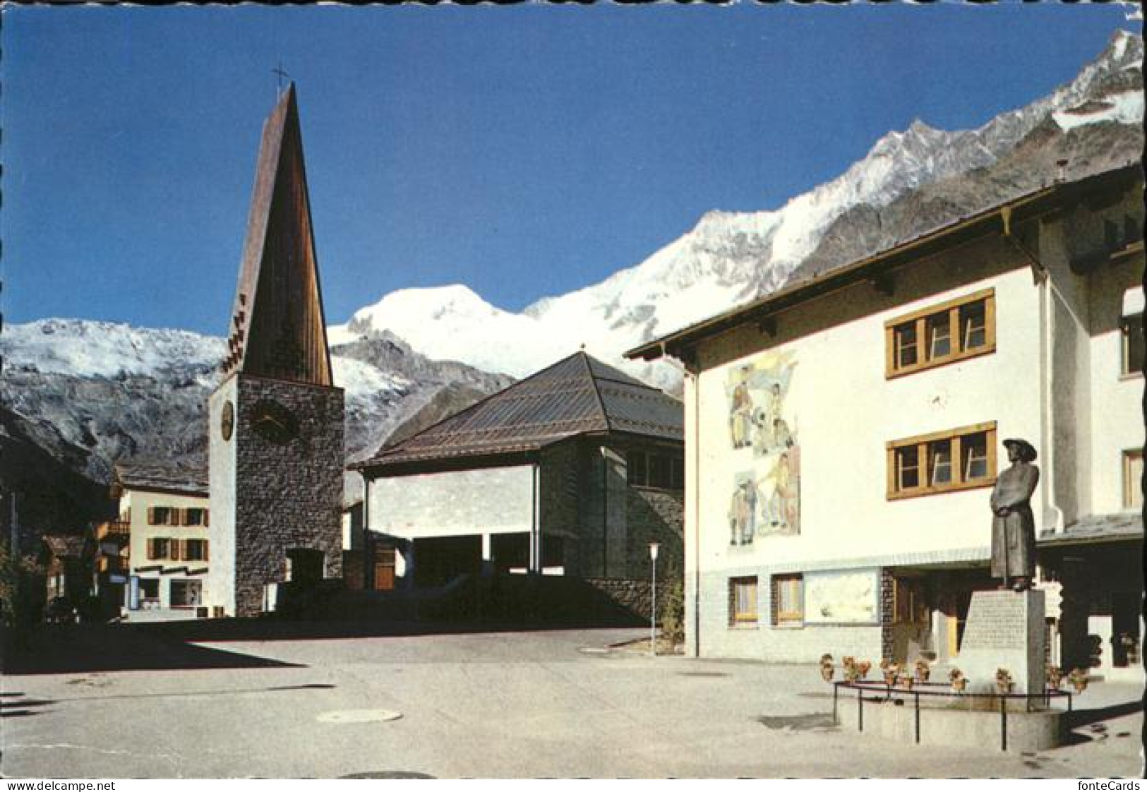 11337319 Saas-Fee Dorfplatz Mit Alpenpanorama Saas Fee - Andere & Zonder Classificatie