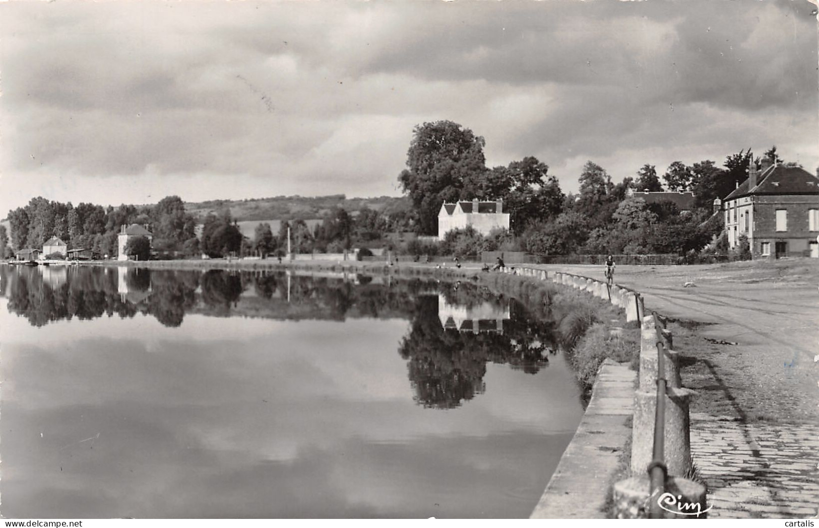 89-VILLENEUVE SUR YONNE-N°3833-E/0023 - Villeneuve-sur-Yonne