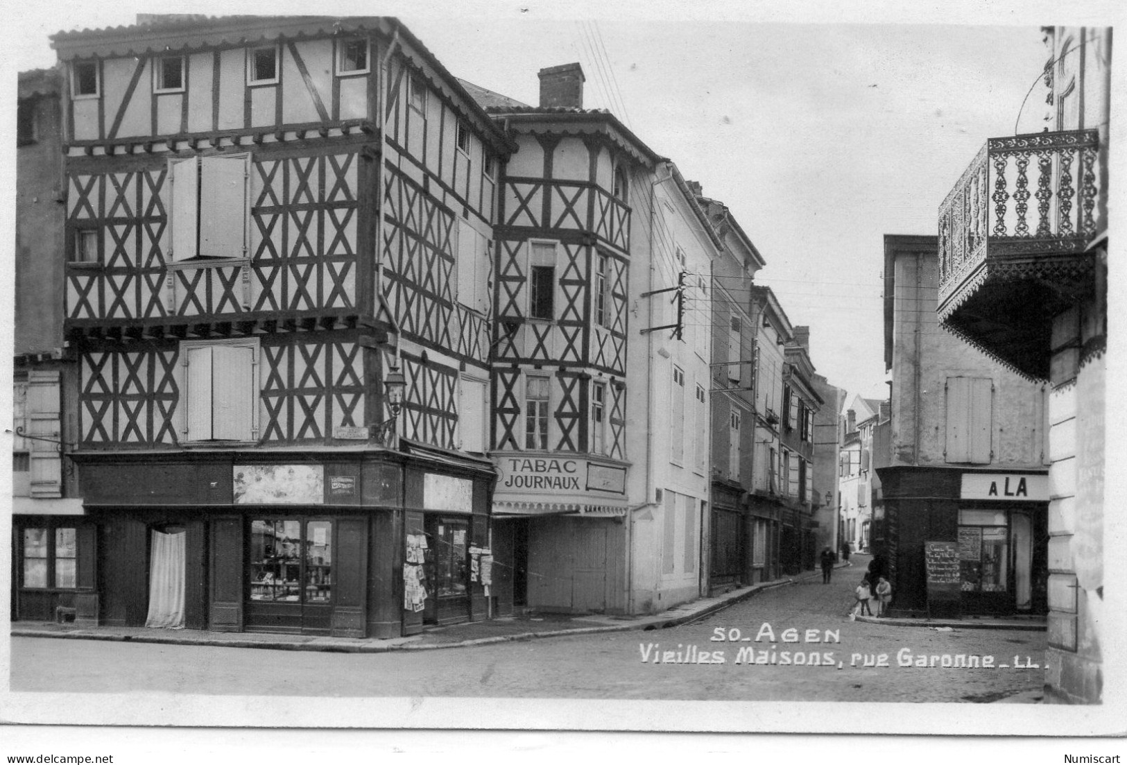 Agen Vieilles Maisons Rue Garonne Tabac Journaux - Agen