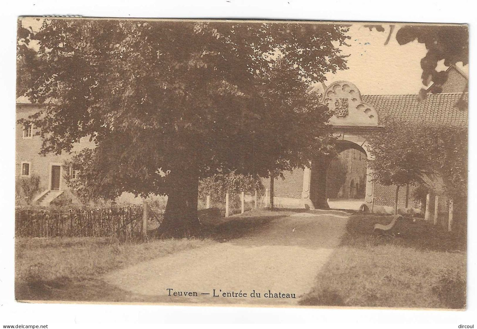 56341   Teuven  L'entrée  Du   Chateau - Fourons - Voeren