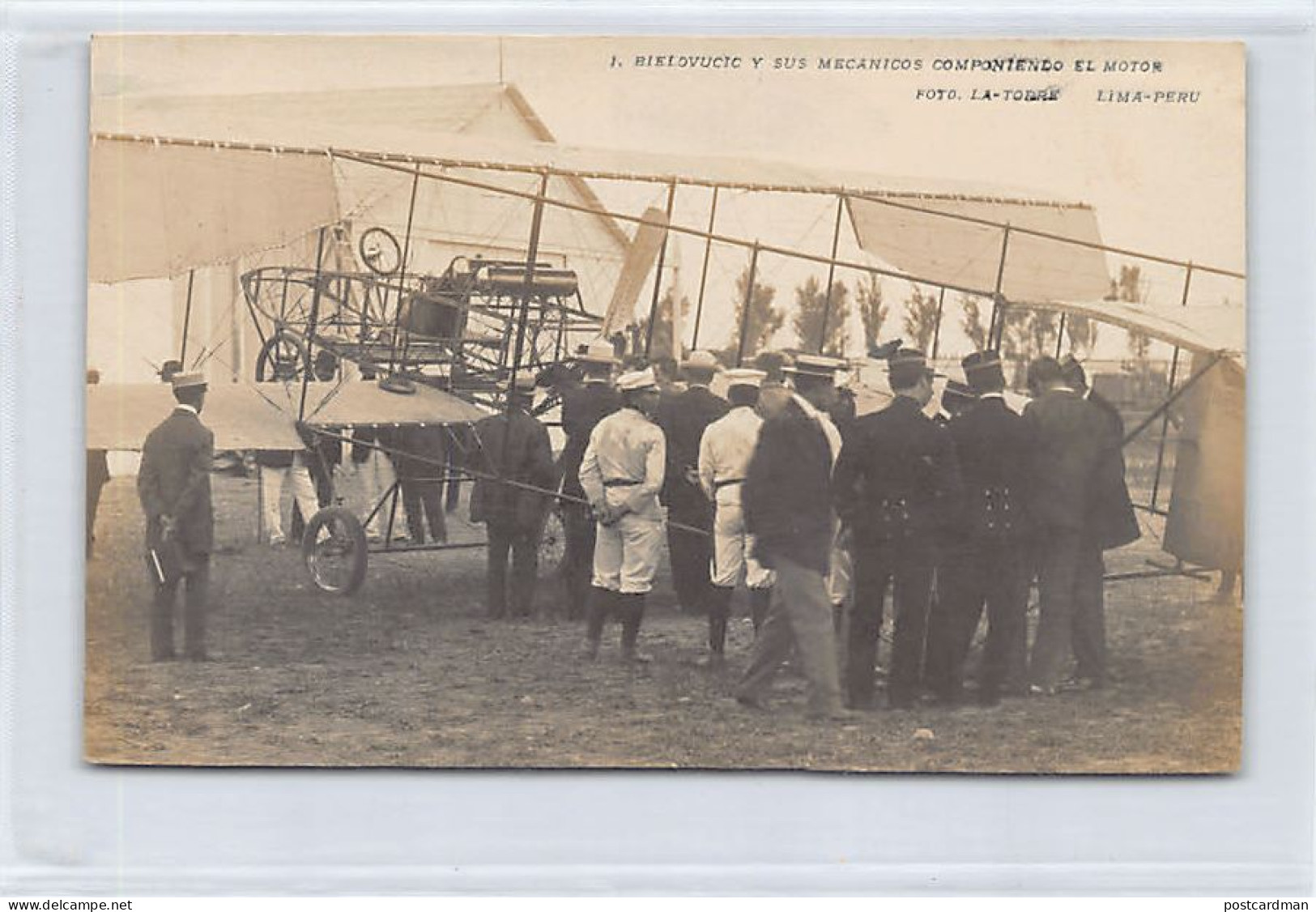 Peru - LIMA - Aviación Peruana - J. Bielovicic, Aviador Peruano, Y Sus Mecanicos Componiendo El Motor - FOTO La Torre  - Perù