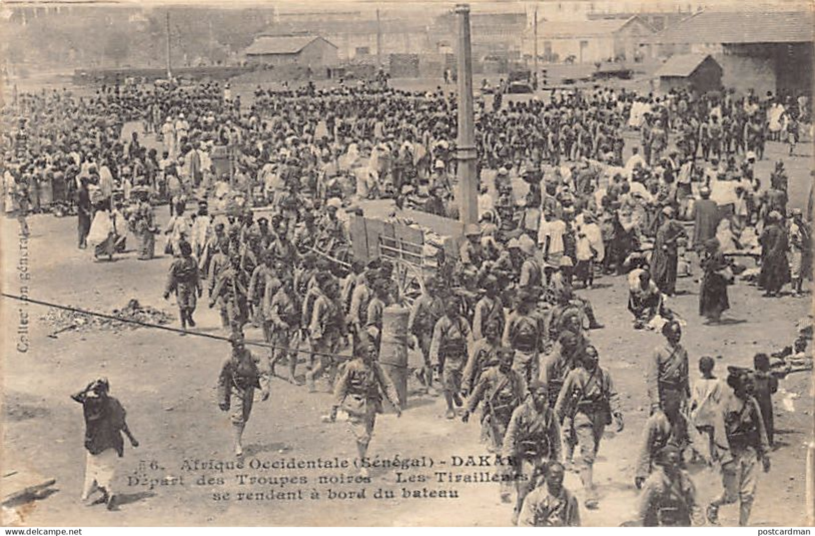 Sénégal - DAKAR - Départ Des Troupes Noirs - Les Tirailleurs Se Rendant à Bord Du Bateau - Ed. Fortier 56 - Senegal