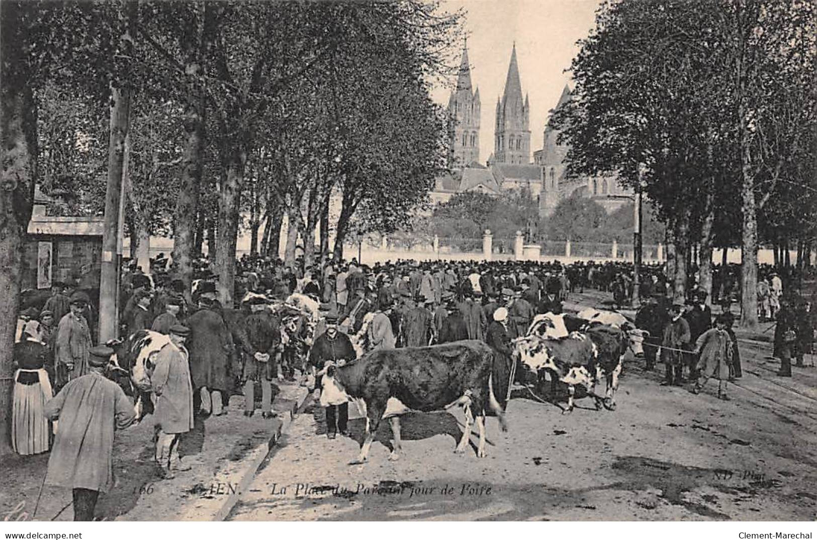 CAEN - La Place Du Parc Un Jour De Foire - Très Bon état - Caen