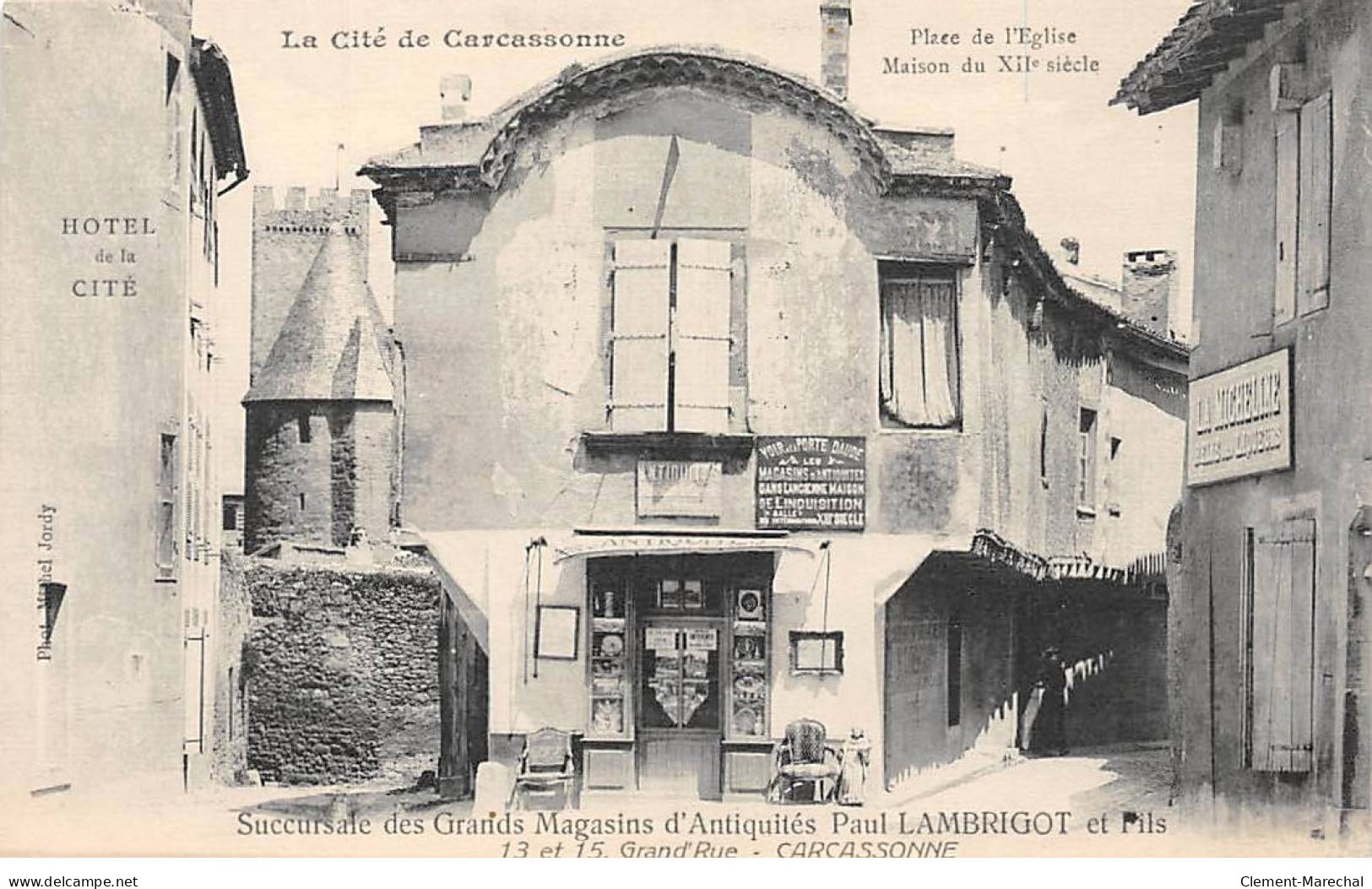 La Cité De CARCASSONNE - Place De L'Eglise - Très Bon état - Carcassonne