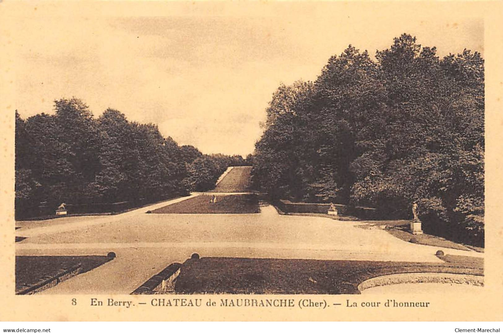 Château De MAUBRANCHE - La Cour D'honneur - Très Bon état - Autres & Non Classés