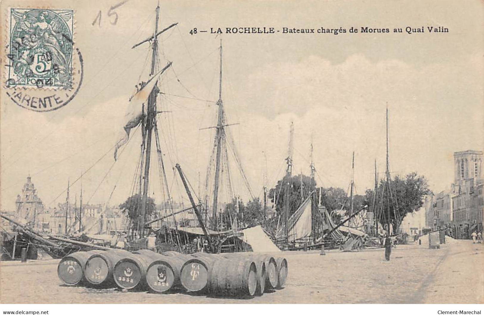 LA ROCHELLE - Bateaux Chargés De Morues Au Quai Valin - Très Bon état - La Rochelle