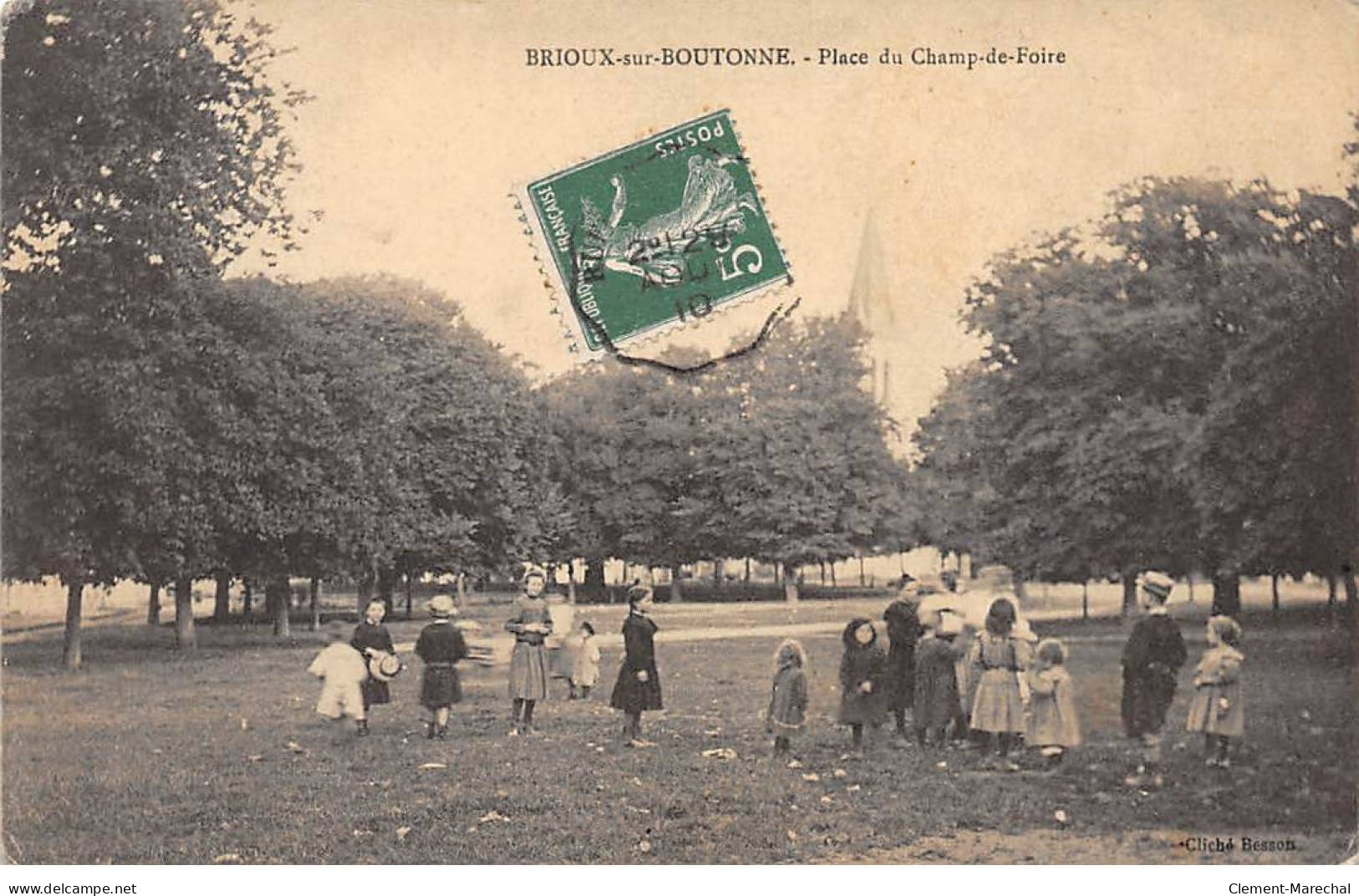 BRIOUX SUR BOUTONNE - Place Du Champ De Foire - Très Bon état - Otros & Sin Clasificación