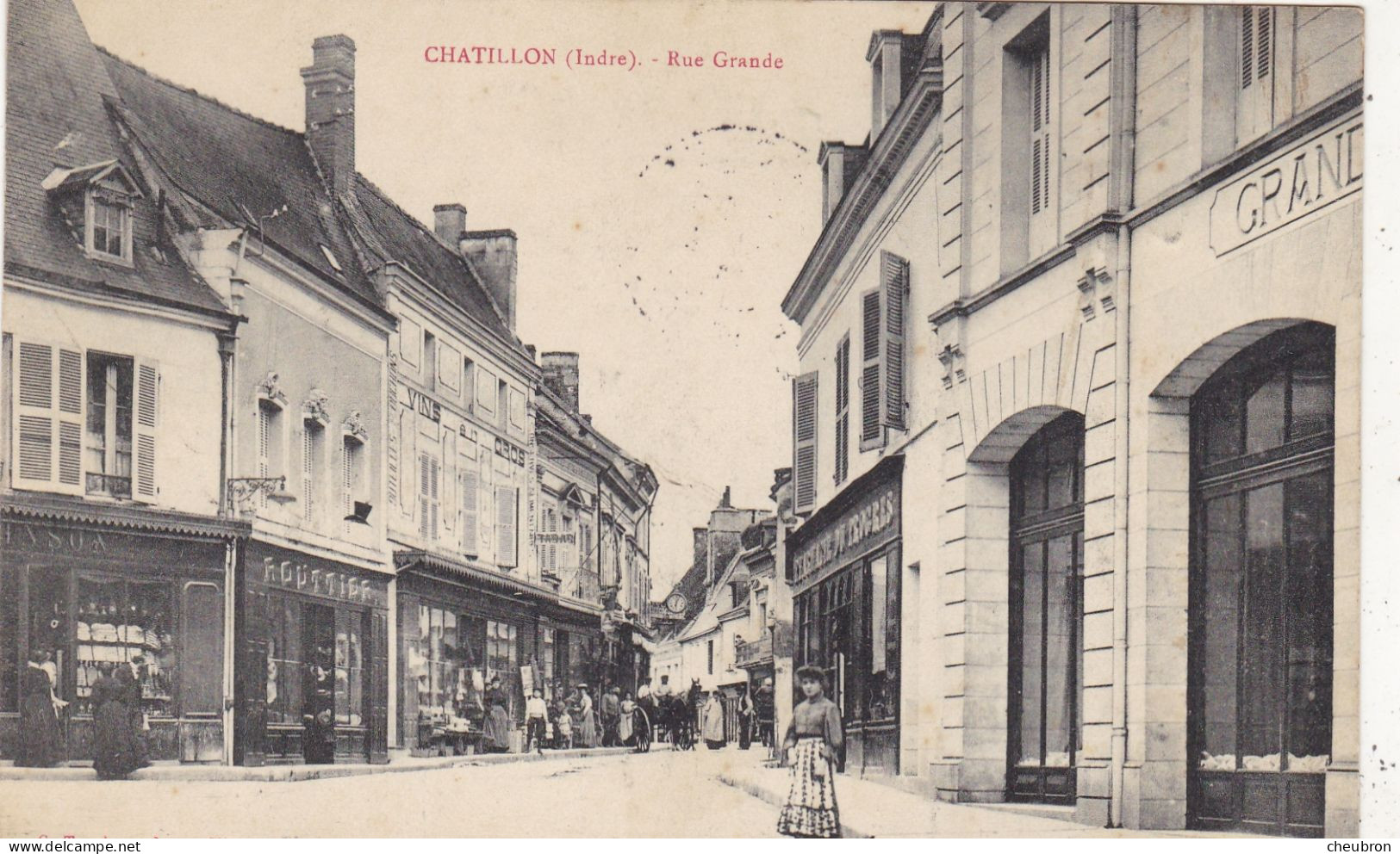 36. CHÂTILLON SUR INDRE.  CPA . RUE GRANDE.. ANIMATION. COMMERCES. ANNEE 1909 + TEXTE - Other & Unclassified