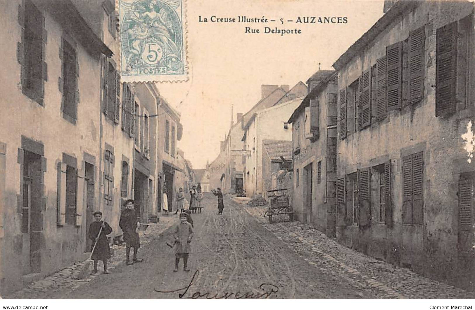 AUZANCES - Rue Delaporte - Très Bon état - Auzances