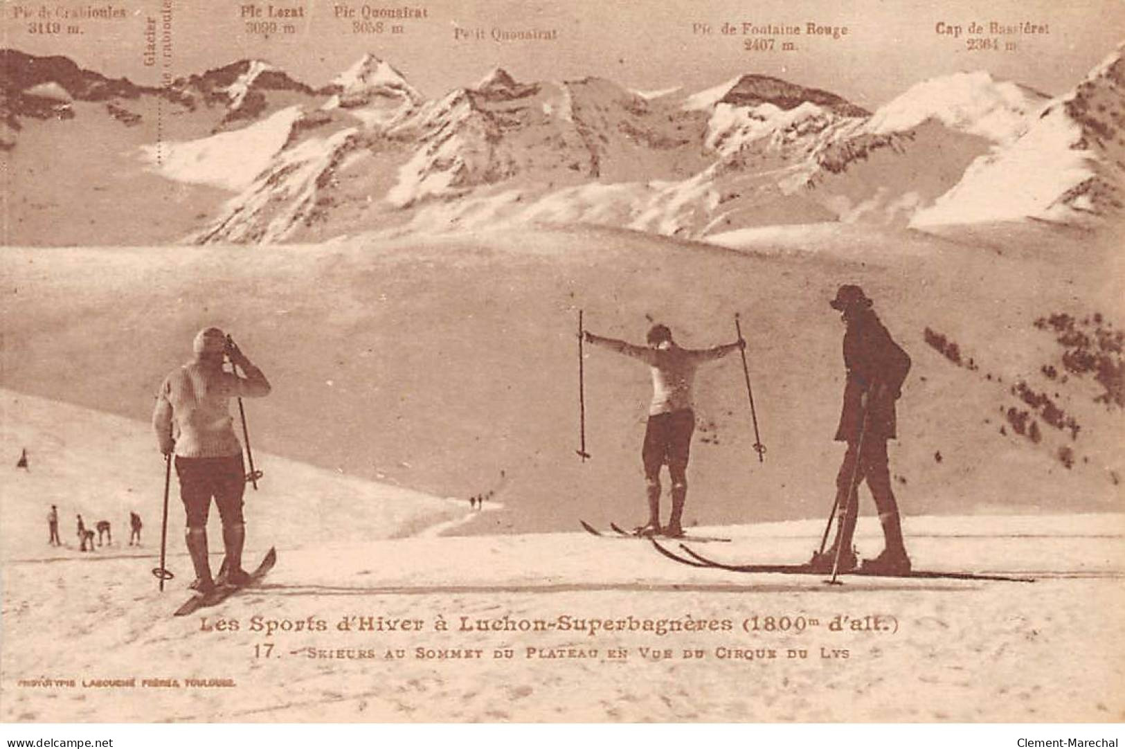 Les Sports D'Hiver à LUCHON - SUPERBAGNERES - Skieurs Au Sommet Du Plateau Et Vue Du Cirque Du Lys - Très Bon état - Superbagneres