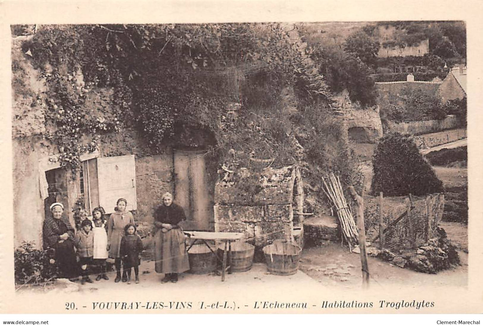 VOUVRAY LES VINS - L'Echeneau - Habitations Troglodytes - Très Bon état - Vouvray