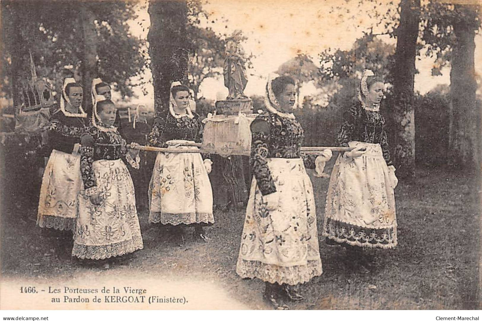 Les Porteuses De La Vierge Au Pardon De KERGOAT - Très Bon état - Andere & Zonder Classificatie