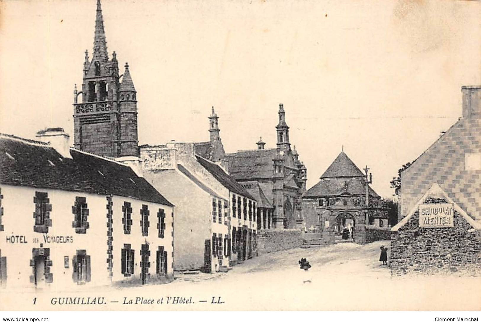 GUIMILIAU - La Place Et L'Hôtel - Très Bon état - Guimiliau