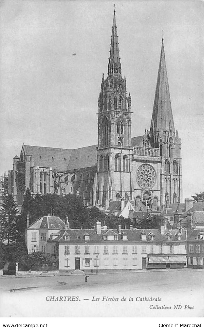 CHARTRES - Les Flèches De La Cathédrale - Très Bon état - Chartres