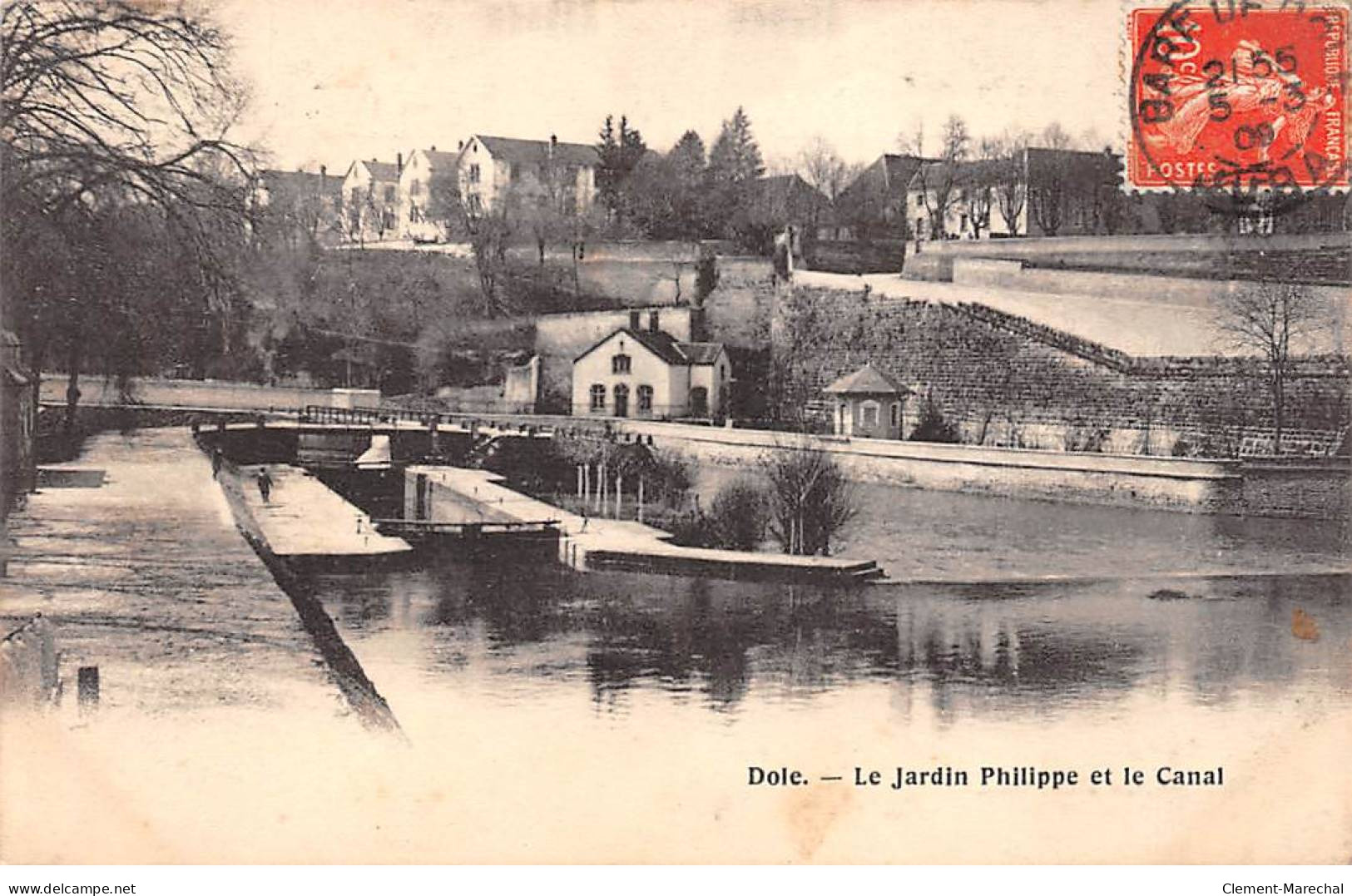 DOLE - Le Jardin Philippe Et Le Canal - Très Bon état - Dole