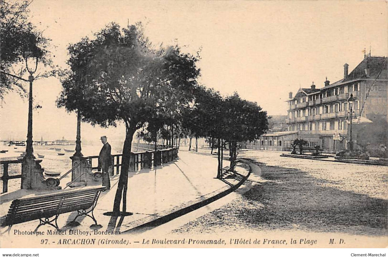 ARCACHON - Le Boulevard Promenade - L'Hôtel De France - La Plage - Très Bon état - Arcachon