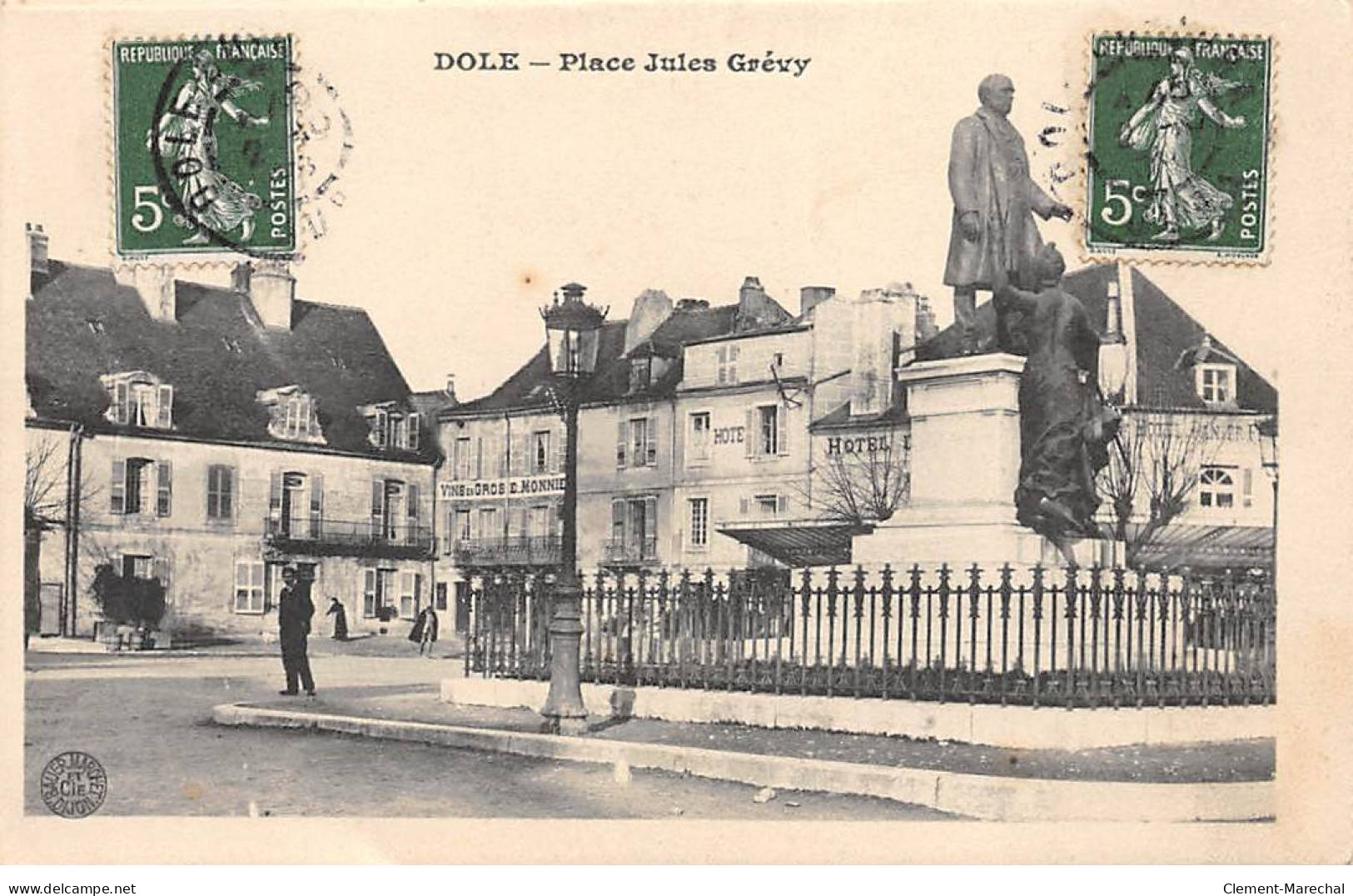 DOLE - Place Jules Grévy - Très Bon état - Dole