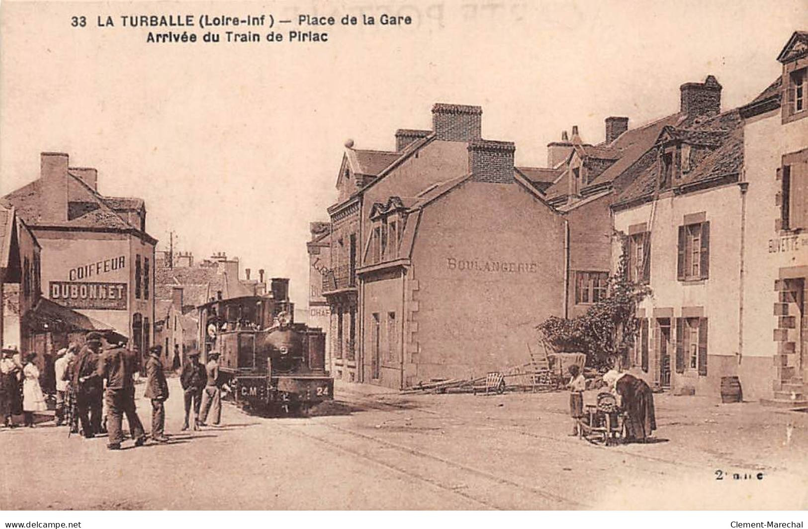 LA TURBALLE - Place De La Gare - Arrivée Du Train De Piriac - Très Bon état - La Turballe