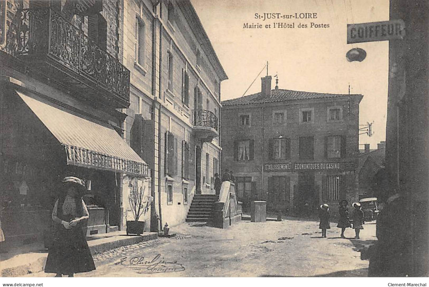 SAINT JUST SUR LOIRE - Mairie Et L'Hôtel Des Postes - Très Bon état - Autres & Non Classés