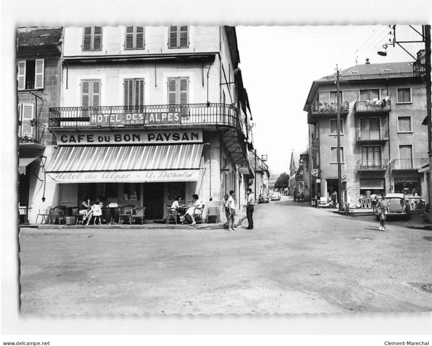 SAINT BONNET EN CHAMPSAUR : Place Du Chevreuil Et Rue De Chaillol - Très Bon état - Autres & Non Classés