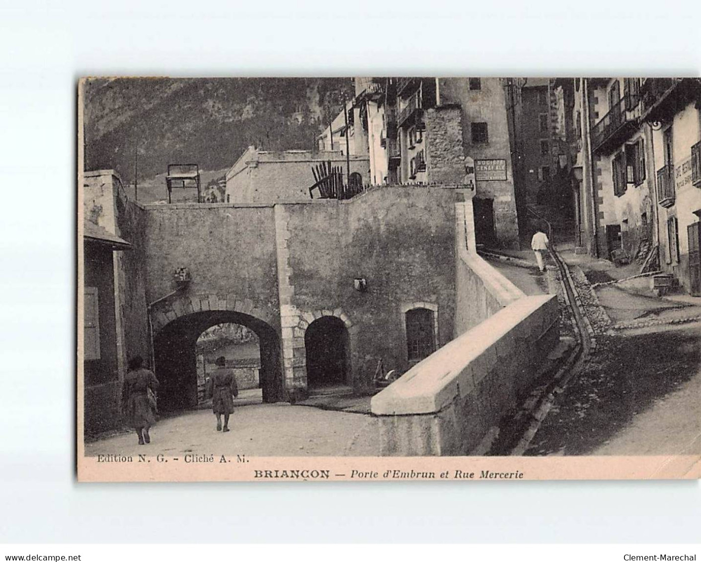 BRIANCON : Porte D'Embrun Et Rue Mercerie - état - Briancon