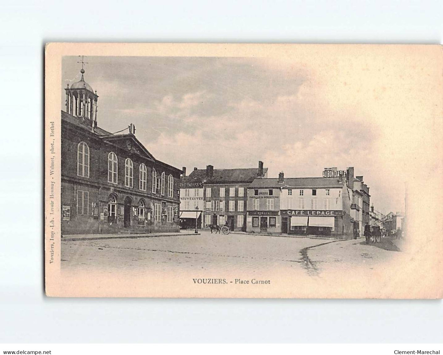 VOUZIERS : Place Carnot - Très Bon état - Vouziers