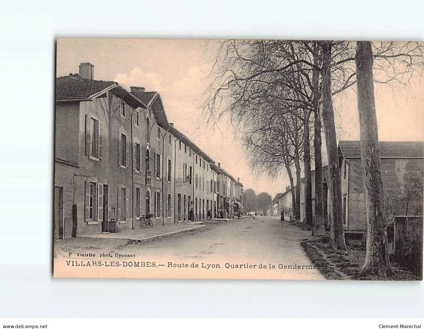 VILLARS LES DOMBES : Route De Lyon, Quartier De La Gendarmerie - Très Bon état - Villars-les-Dombes