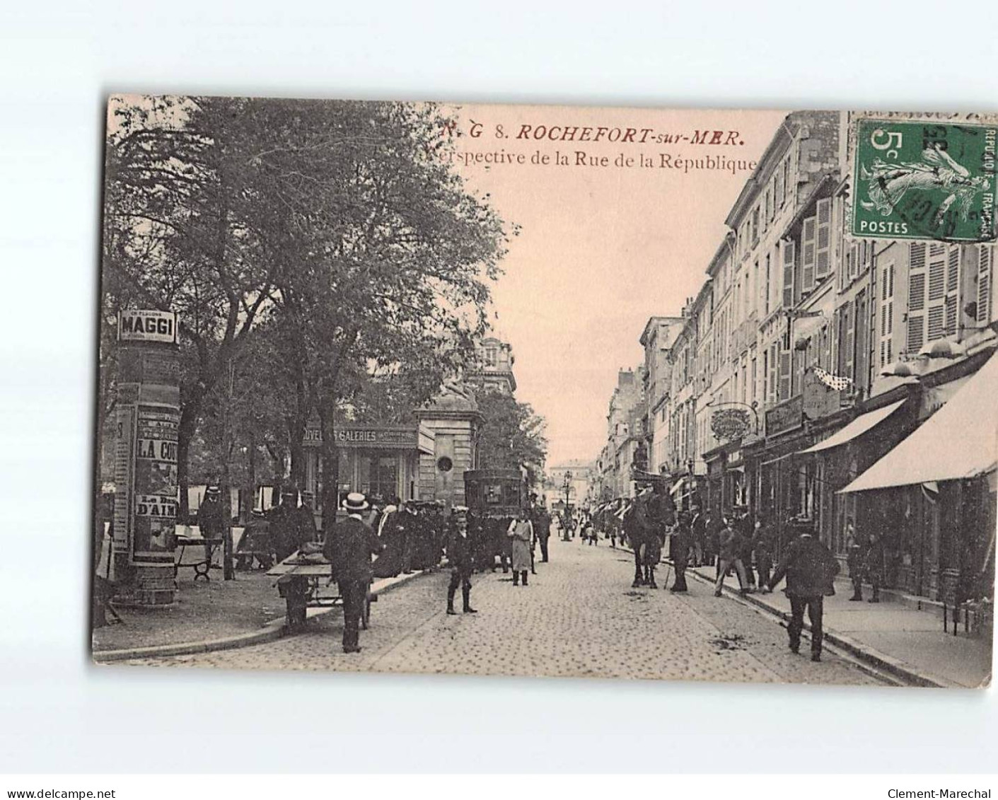 ROCHEFORT : Perspective De La Rue De La République - état - Rochefort