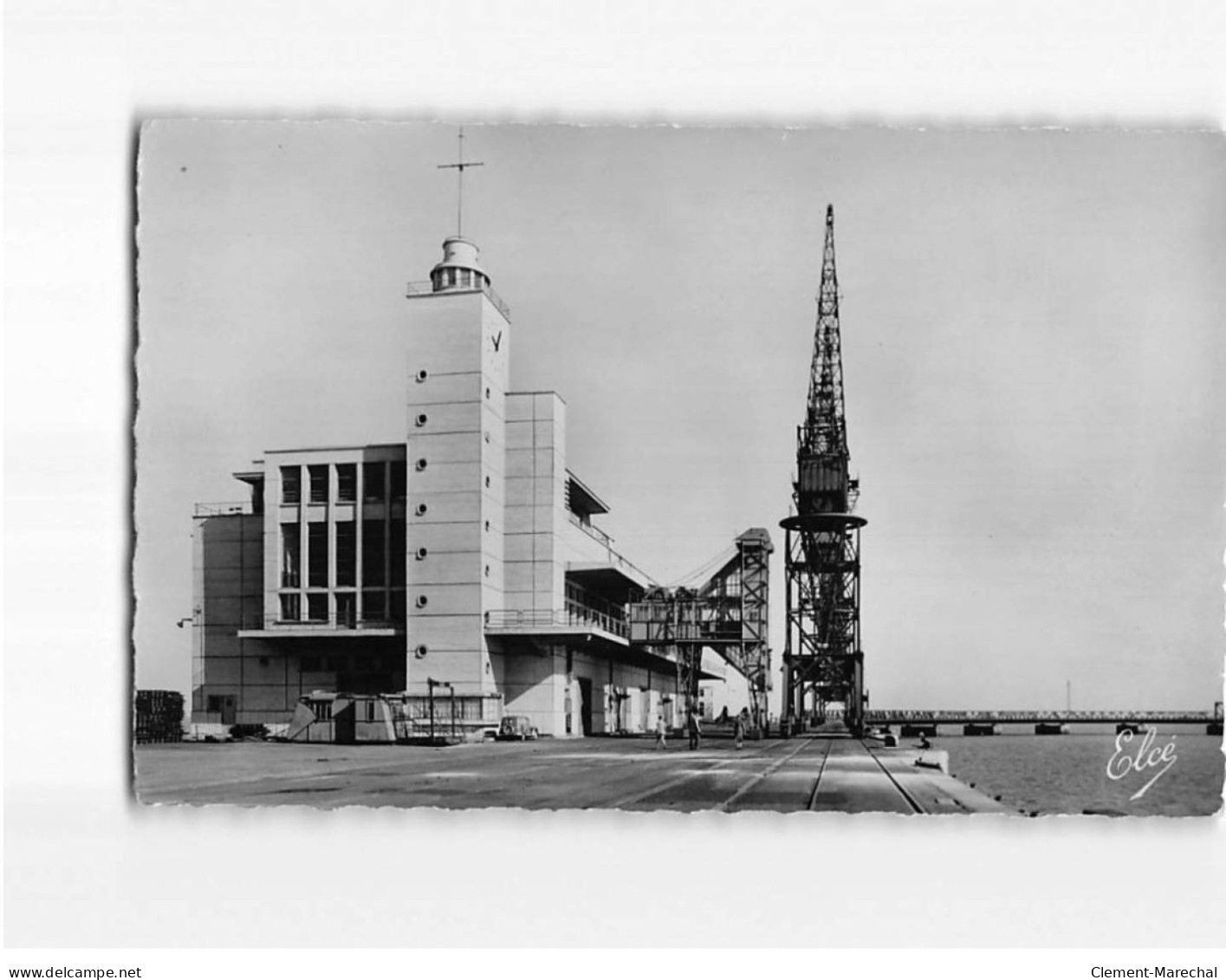 LA PALLICE : Vue Générale Au Môle D'escale Et Du Restaurant - Très Bon état - Autres & Non Classés