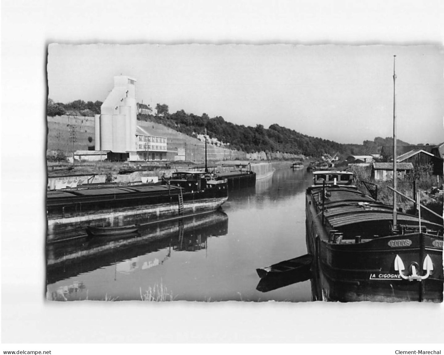 VOUZIERS : Le Canal Et Les Silos - Très Bon état - Vouziers