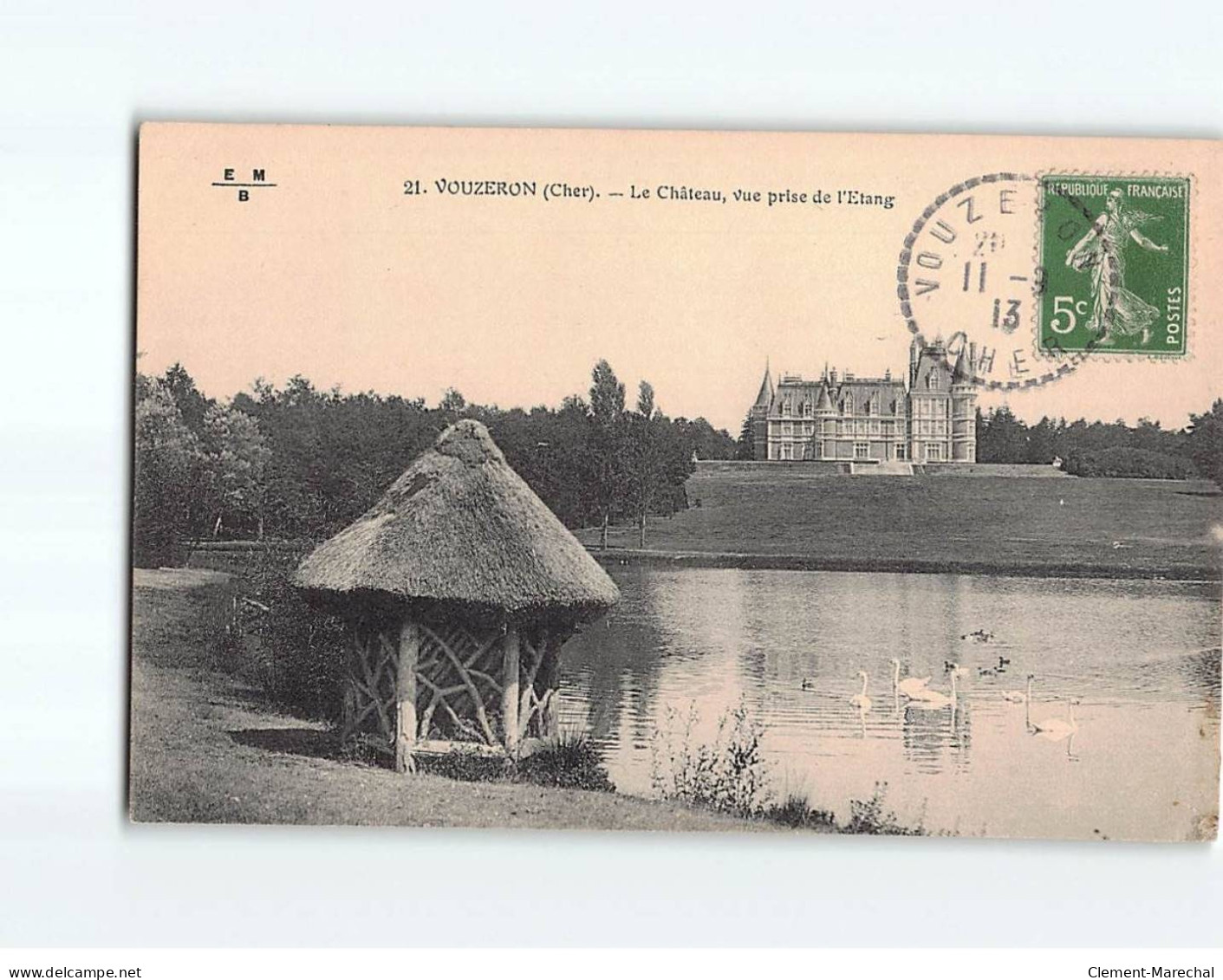 VOUZERON : Le Château, Vue Prise De L'Etang - Très Bon état - Vouzeron