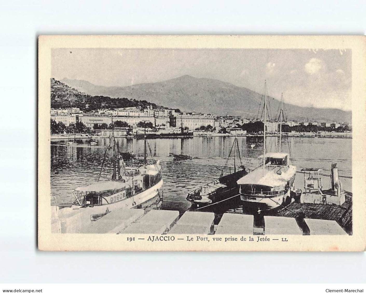 AJACCIO : Le Port, Vue Prise De La Jetée - Très Bon état - Ajaccio