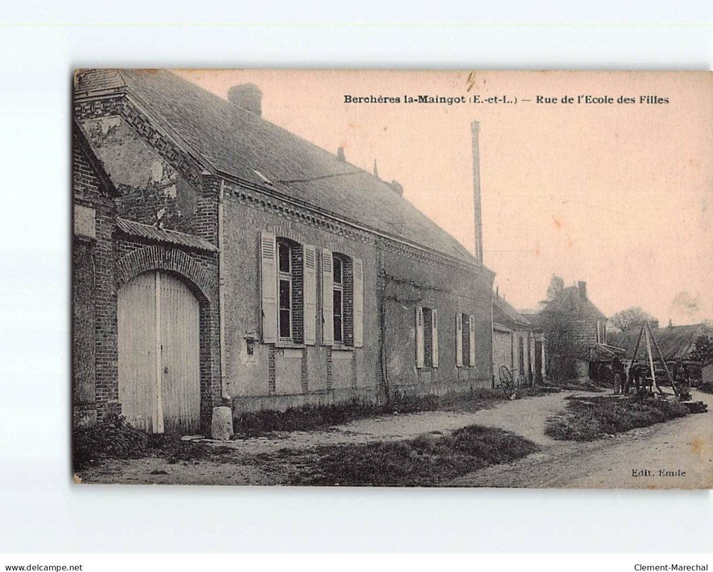 BERCHERES LA MAINGOT : Rue De L'Ecole Des Filles - Très Bon état - Andere & Zonder Classificatie