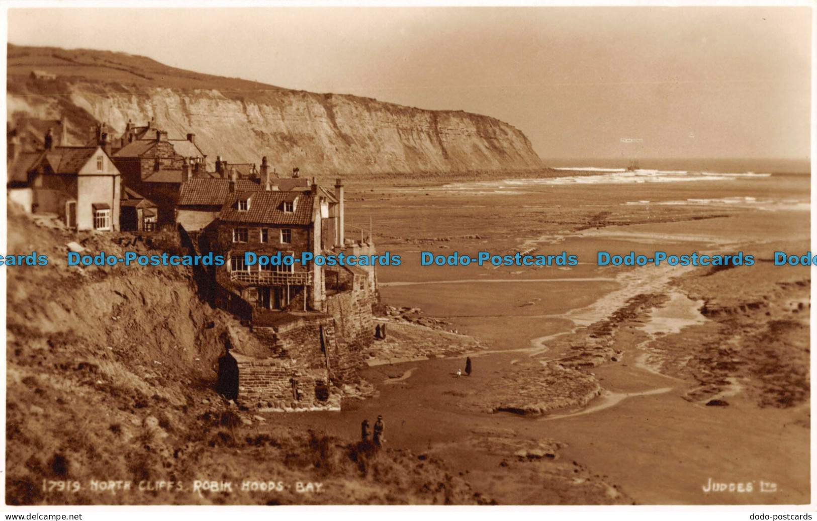 R088961 17919. North Cliffs. Robin Hoods Bay. Judges - Wereld