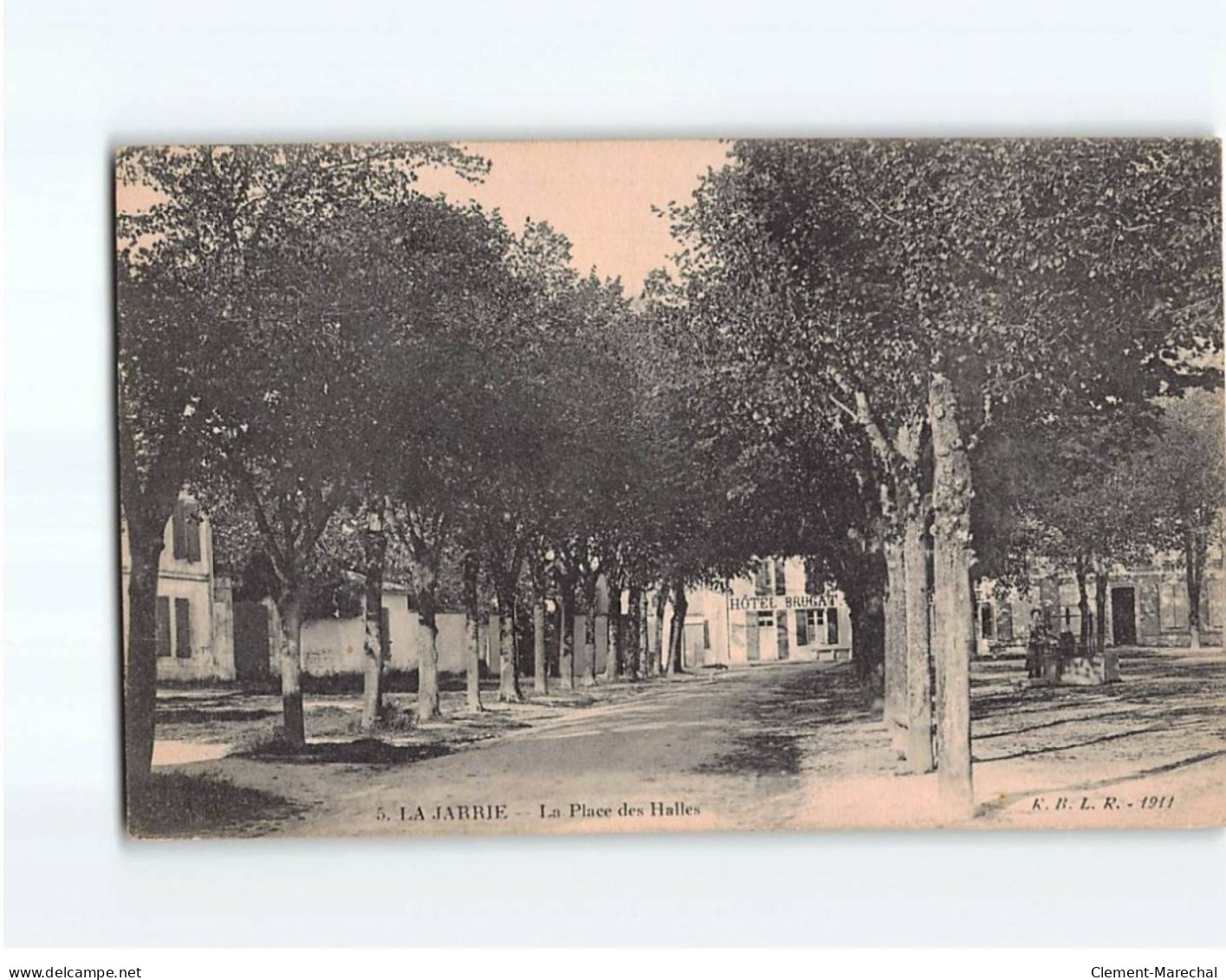 LA JARRIE : La Place Des Halles - Très Bon état - Otros & Sin Clasificación