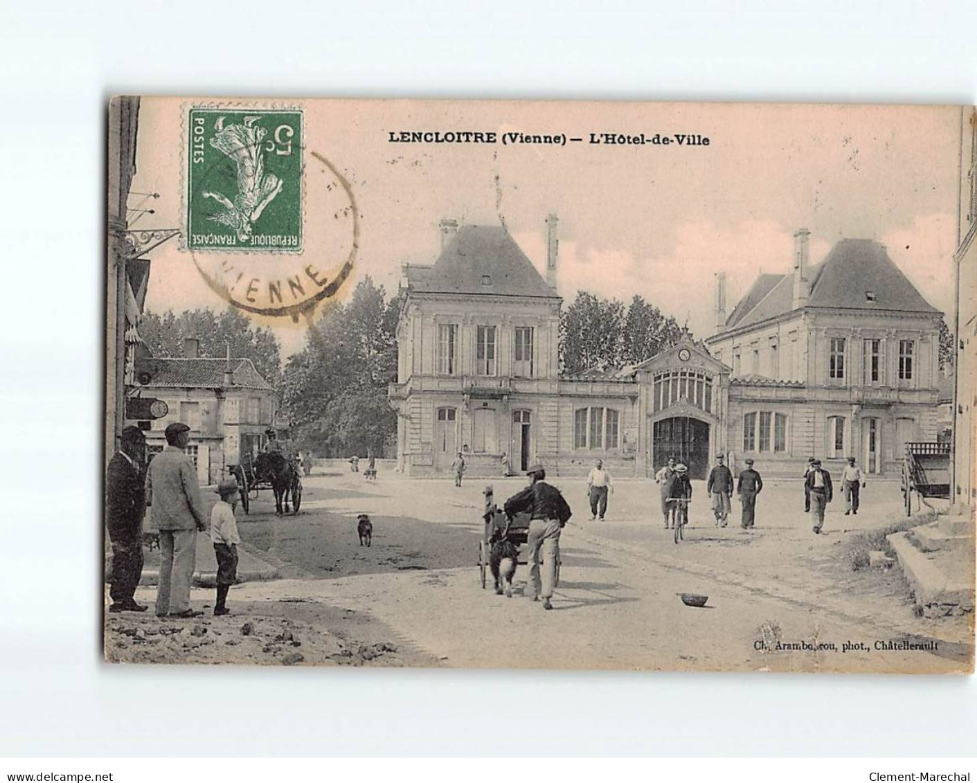 LENCLOITRE : L'Hôtel De Ville - Très Bon état - Lencloitre