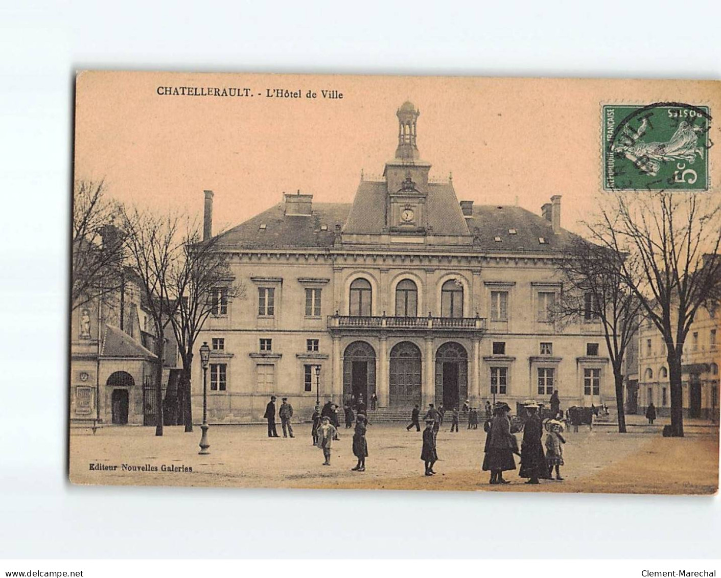 CHATELLERAULT : L'Hôtel De Ville - Très Bon état - Chatellerault