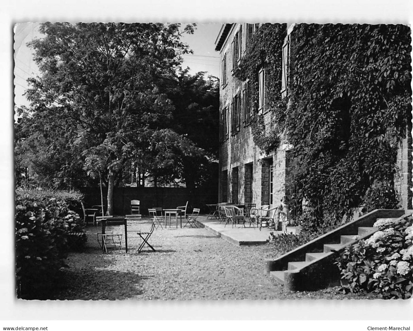 LOCTUDY : Hôtel De La Plage, La Terrasse - Très Bon état - Loctudy