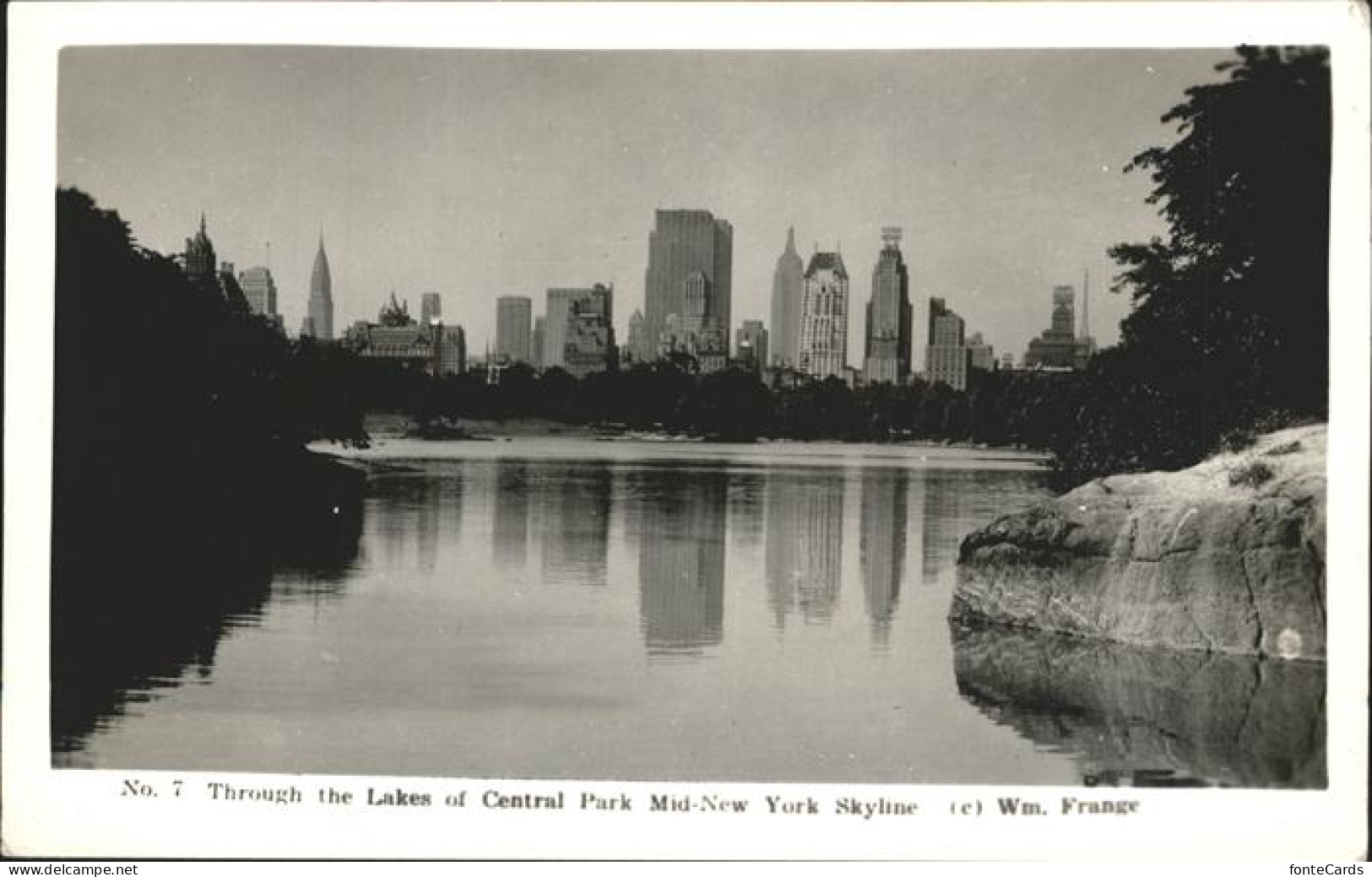 11322580 New_York_City Through The Lakes Of Central Park Mid_New York Skyline - Other & Unclassified