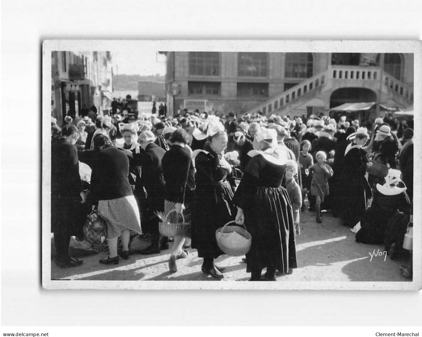 CONCARNEAU : Le Marché - Très Bon état - Concarneau