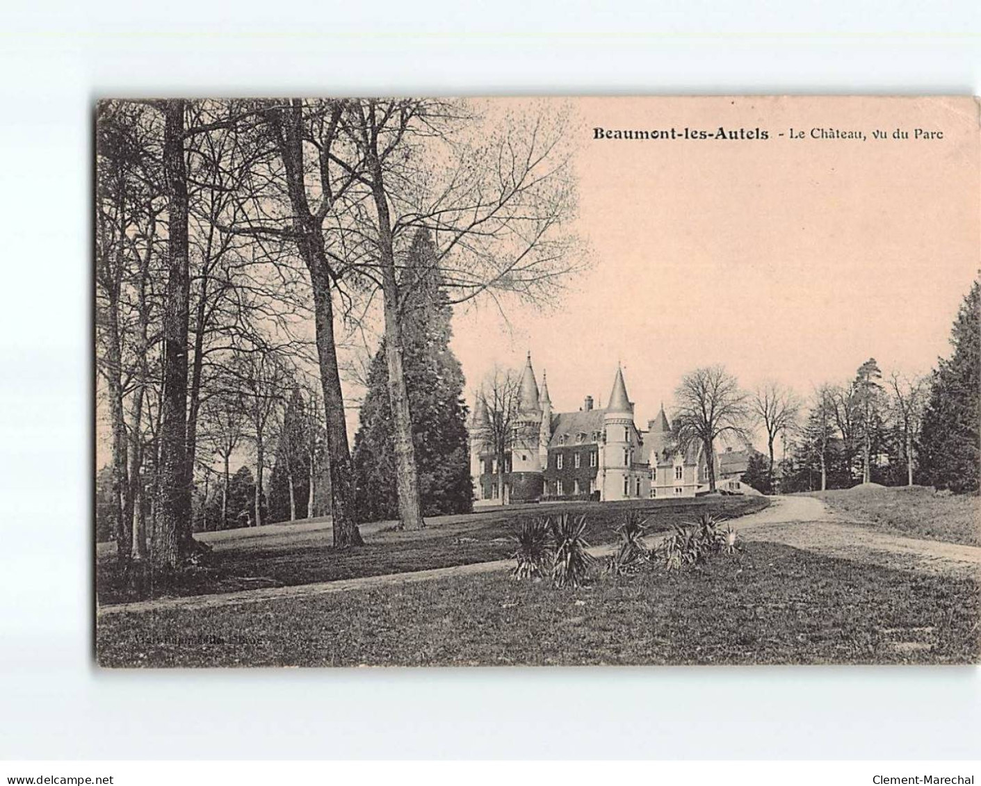 BEAUMONT LES AUTELS : Le Château, Vu Du Parc - état - Other & Unclassified