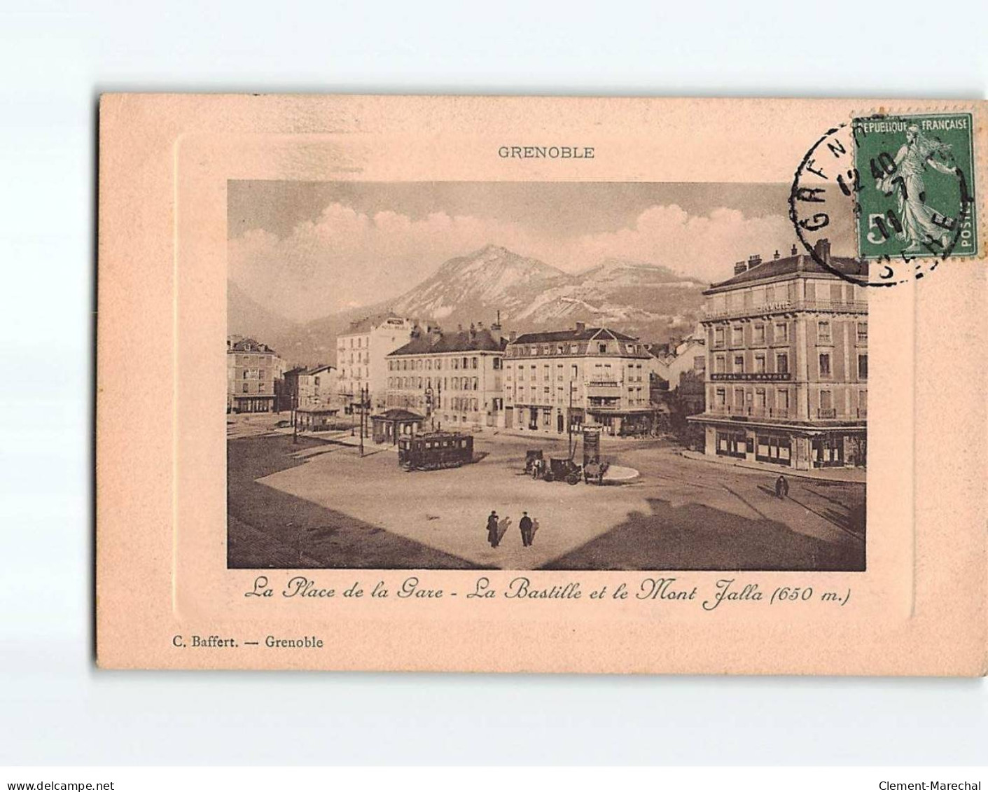 GRENOBLE : La Place De La Gare, La Bastille Et Le Mont Jalla - Très Bon état - Grenoble