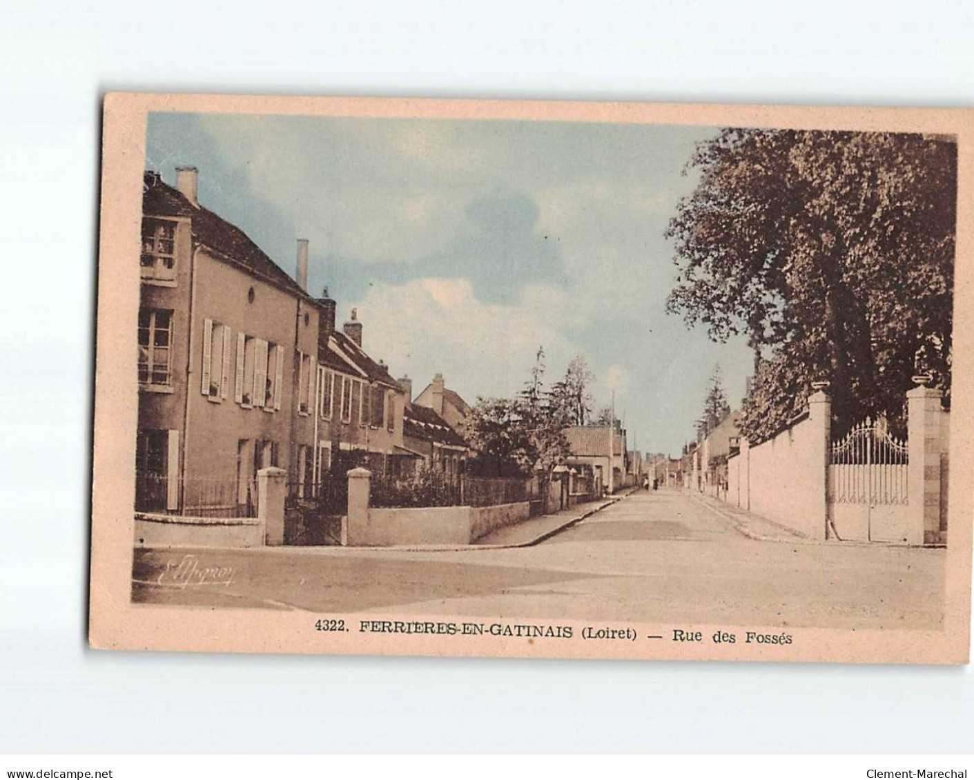 FERRIERES EN GATINAIS : Rue Des Fossés - Très Bon état - Other & Unclassified