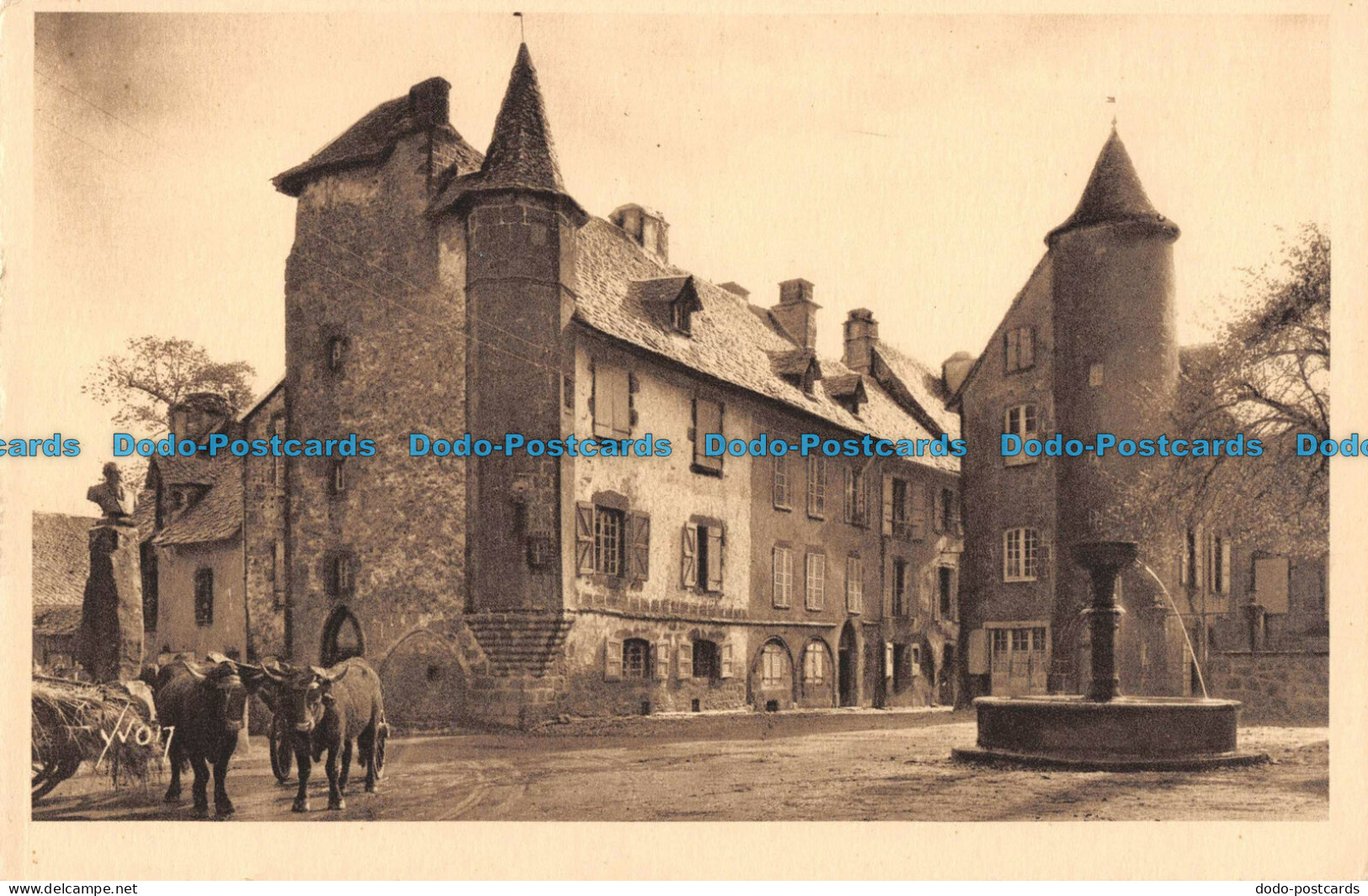 R089047 La Douce France. La Tolede Auvergnate Salers. Cantal. Vieilles Maisons S - World