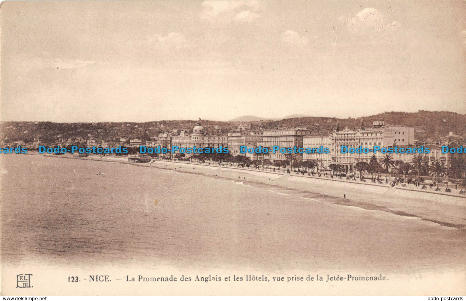 R089119 Nice. La Promenade Des Anglais Et Les Hotels Vue Prise De La Jetee Prome - Monde