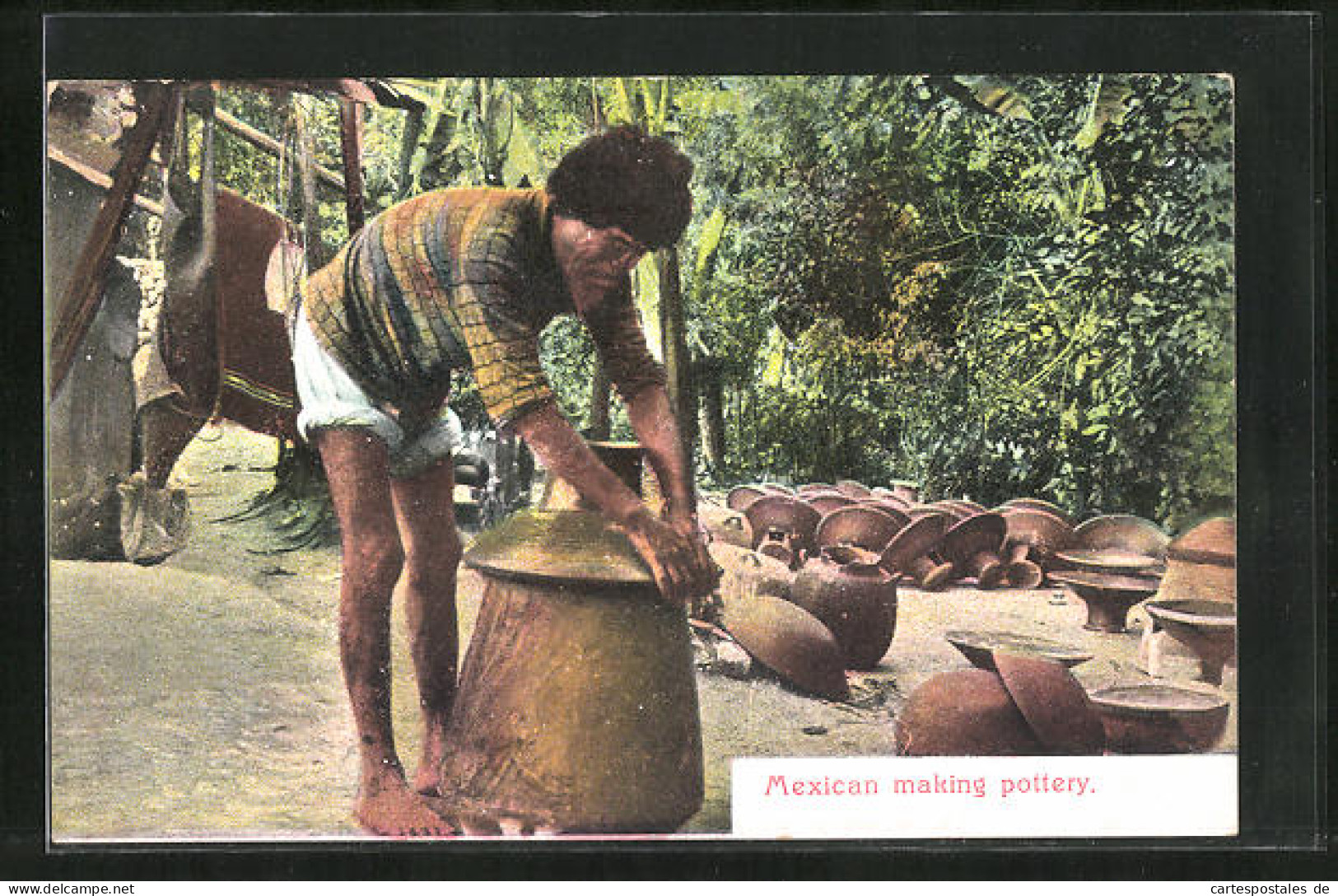 AK Mexican Making Pottery, Südamerika, Töpfer  - Unclassified